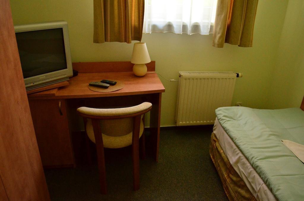 Hotel Mikorzyn Шлесін Номер фото