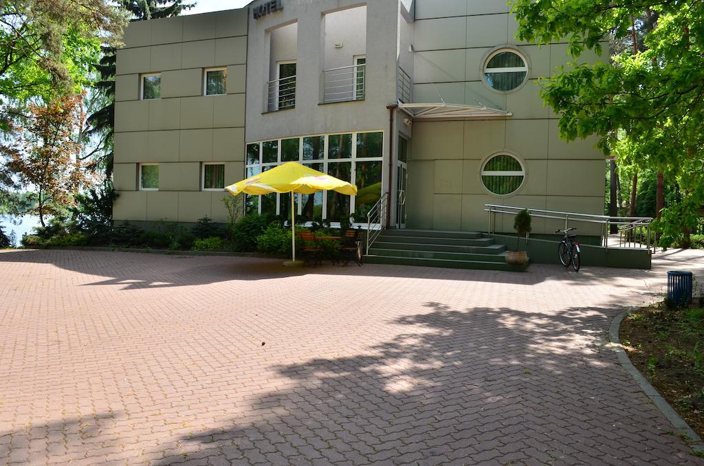 Hotel Mikorzyn Шлесін Екстер'єр фото